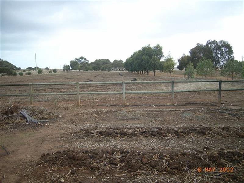 22 Bonniefield East Road, Dongara WA 6525