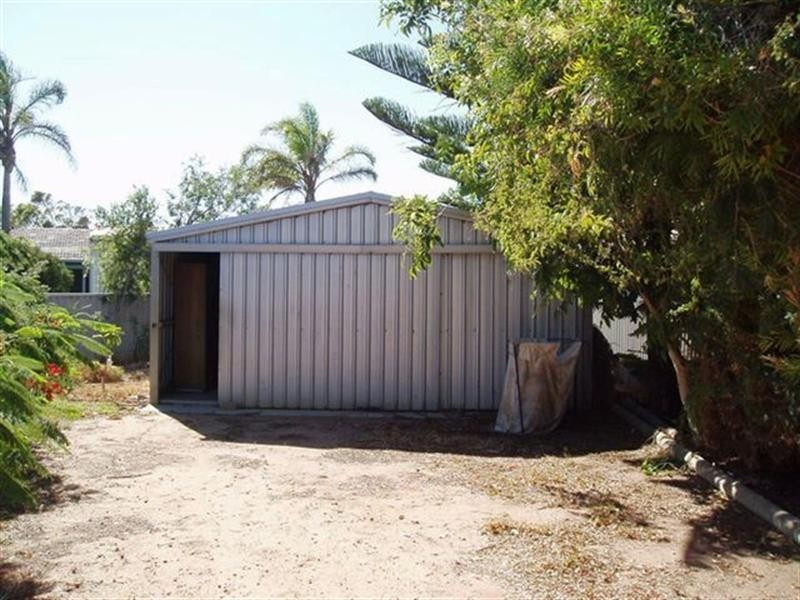 32 Dodd Street, Dongara WA 6525