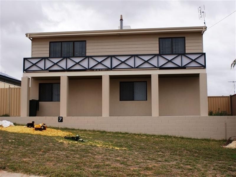 7 Reeve Terrace, Port Denison WA 6525