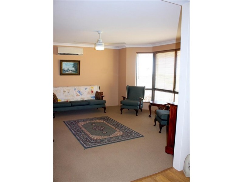 4 Barrett Cove, Dongara WA 6525