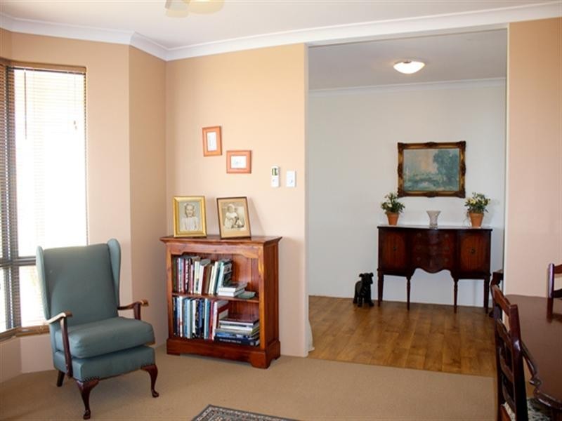 4 Barrett Cove, Dongara WA 6525