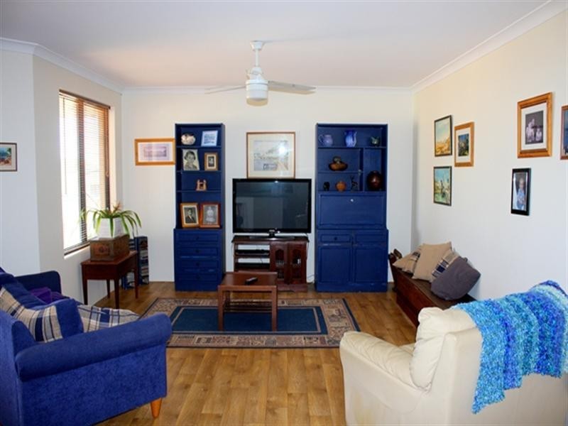 4 Barrett Cove, Dongara WA 6525