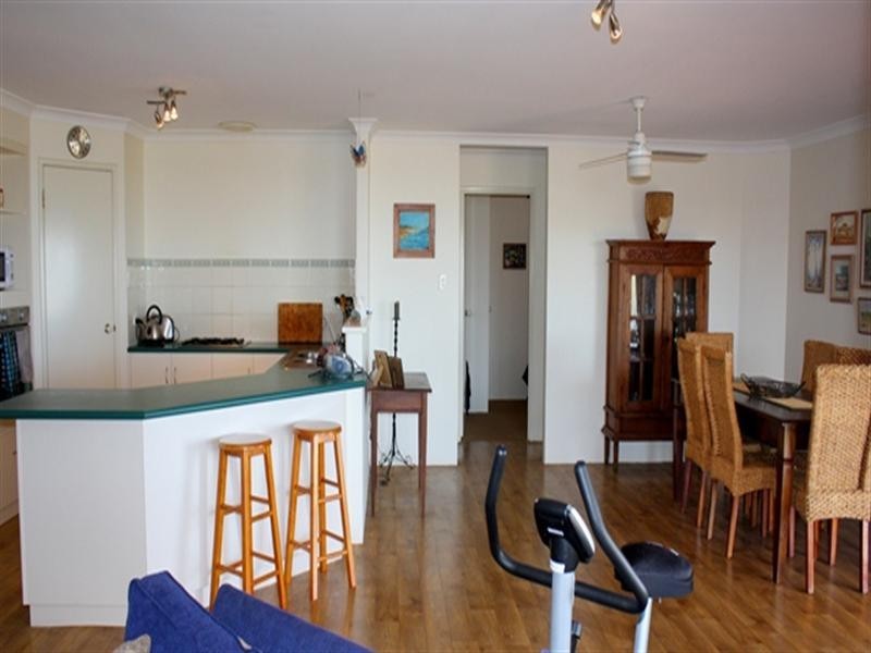 4 Barrett Cove, Dongara WA 6525