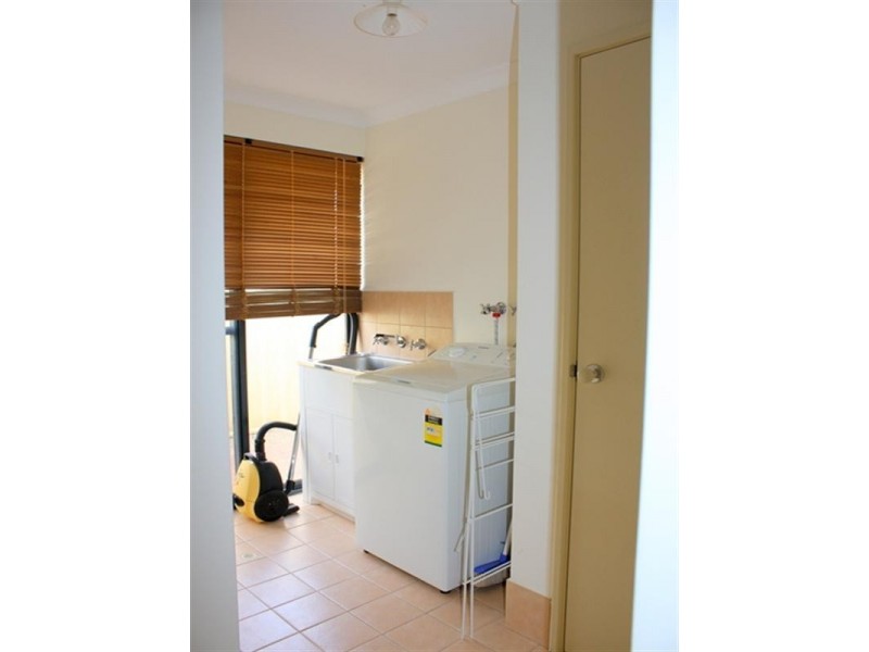 4 Barrett Cove, Dongara WA 6525