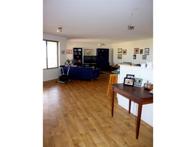 4 Barrett Cove, Dongara WA 6525