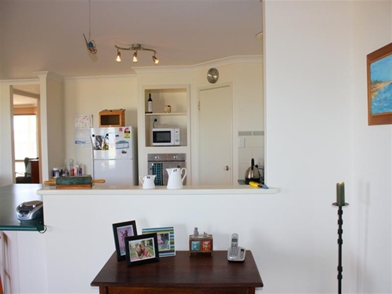 4 Barrett Cove, Dongara WA 6525