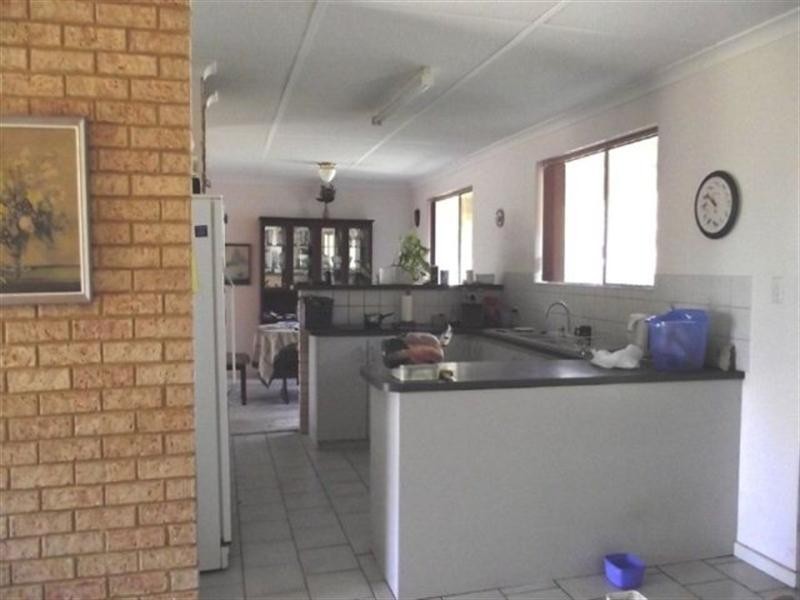 87 Tulloch Drive, Dongara WA 6525