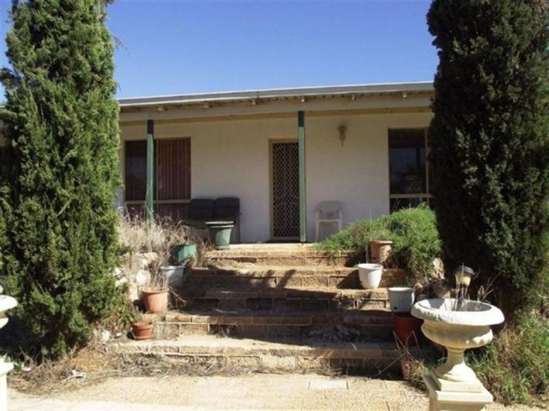 87 Tulloch Drive, Dongara WA 6525