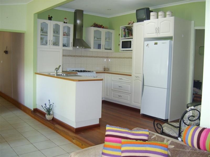 8 Smith Street, Dongara WA 6525