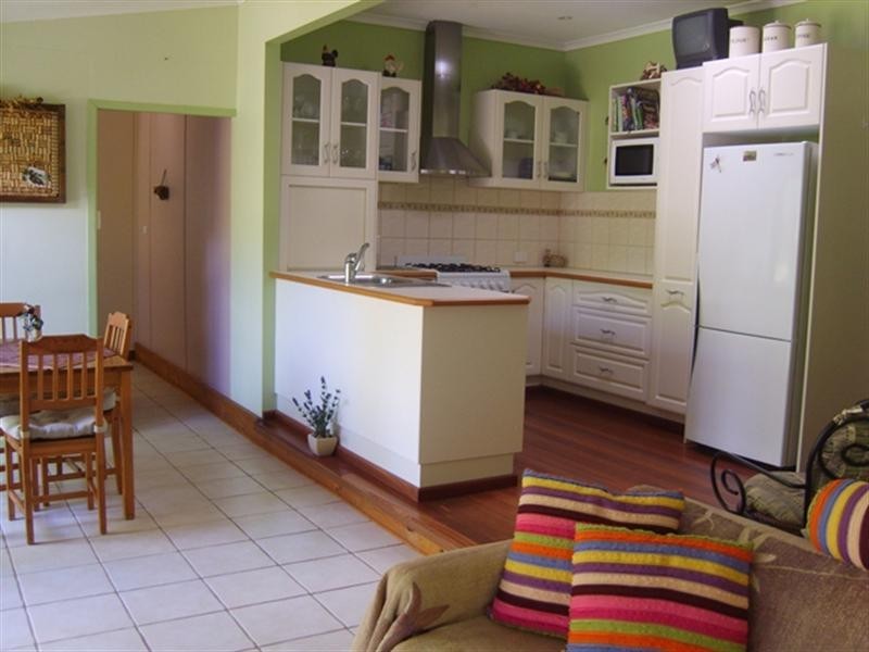 8 Smith Street, Dongara WA 6525