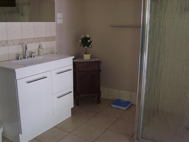 8 Smith Street, Dongara WA 6525