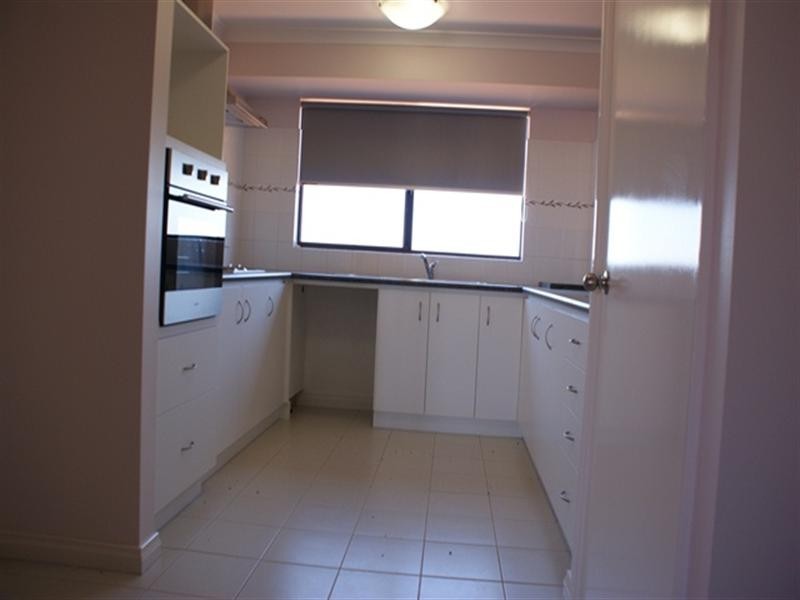 8 Oakley Ridge, Denham WA 6537