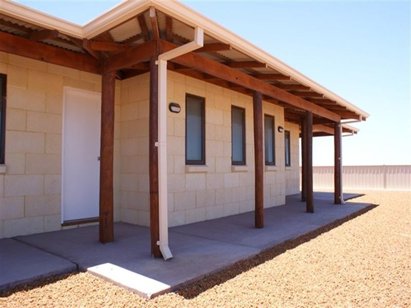 8 Oakley Ridge, Denham WA 6537