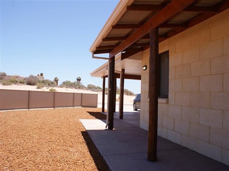 8 Oakley Ridge, Denham WA 6537