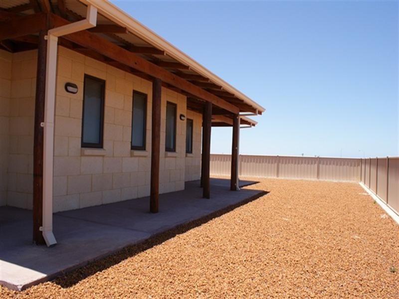 8 Oakley Ridge, Denham WA 6537