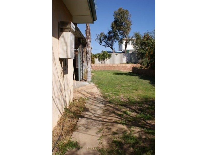 2 Reserve Street, Dongara WA 6525