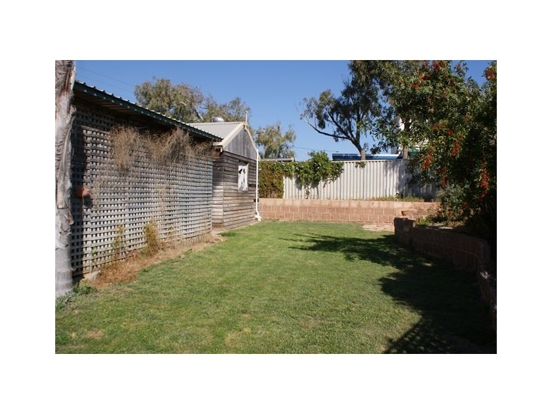 2 Reserve Street, Dongara WA 6525