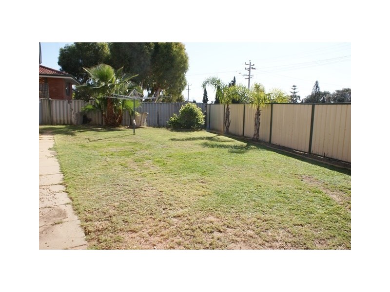 2 Reserve Street, Dongara WA 6525