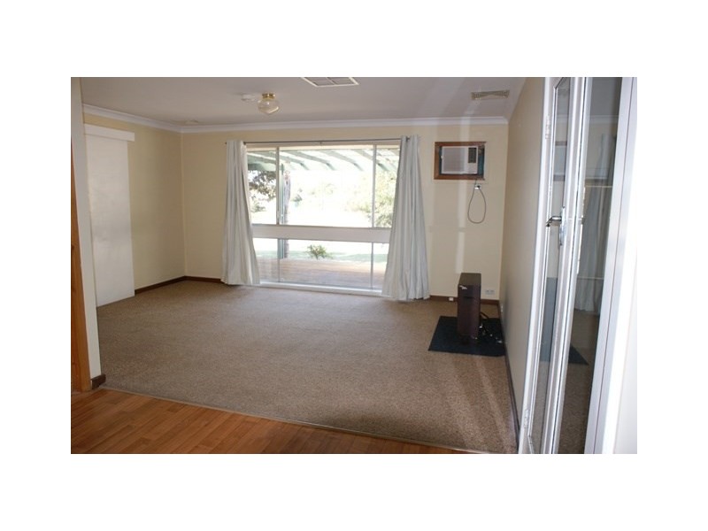 2 Reserve Street, Dongara WA 6525