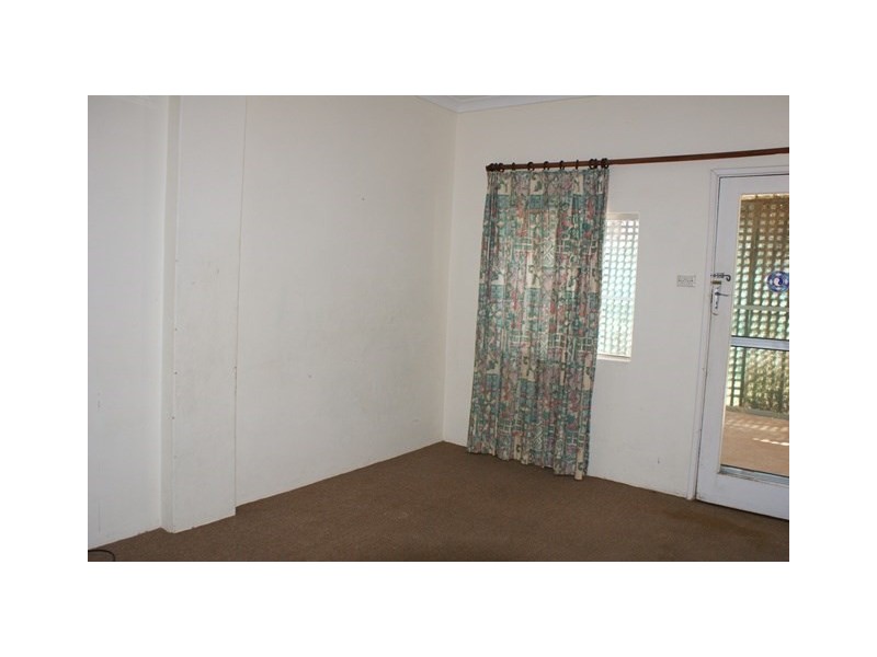 2 Reserve Street, Dongara WA 6525