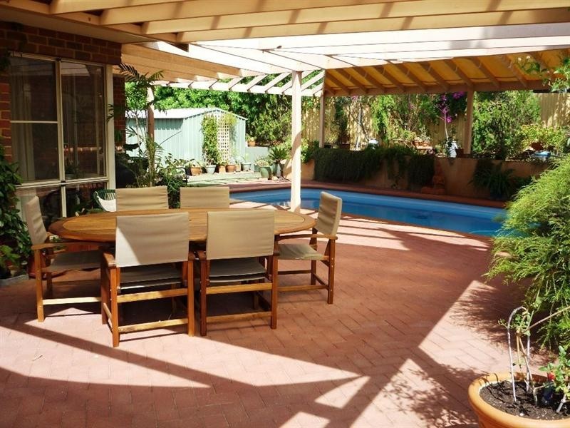 25 Church Street, Dongara WA 6525