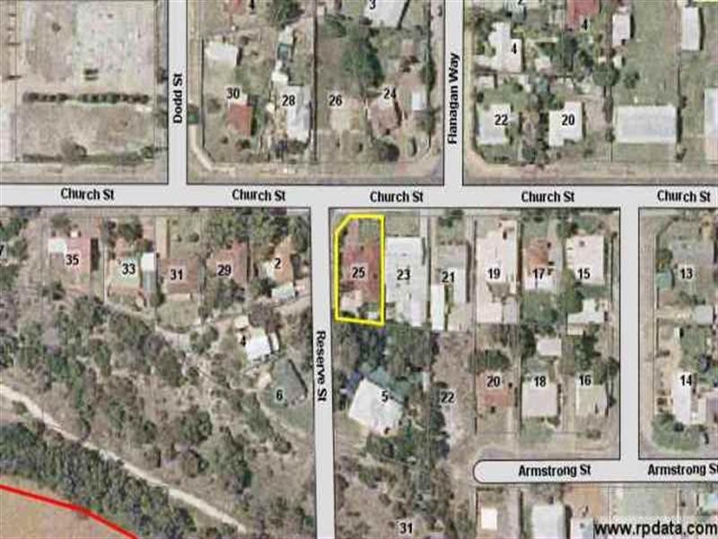 25 Church Street, Dongara WA 6525