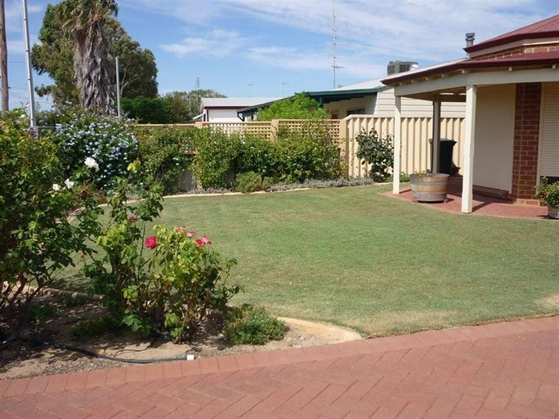 25 Church Street, Dongara WA 6525