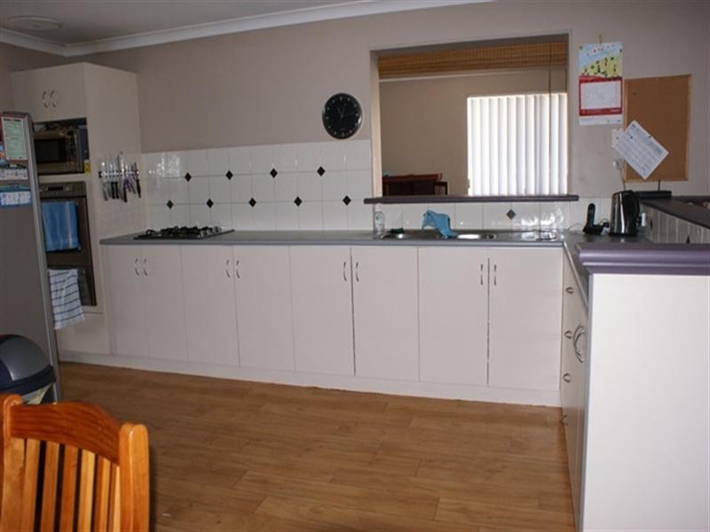 5 Thurkle Square, Dongara WA 6525