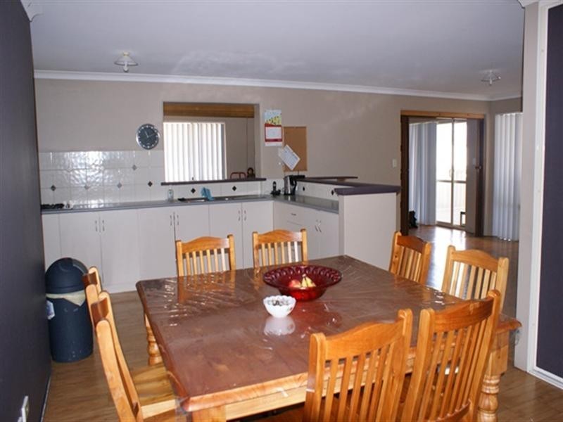 5 Thurkle Square, Dongara WA 6525