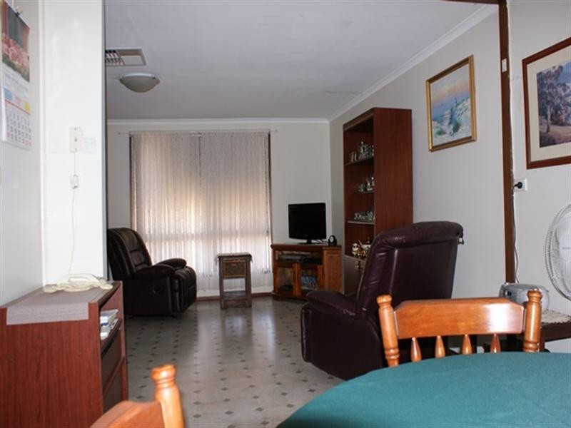 2 Howard Street, Three Springs WA 6519