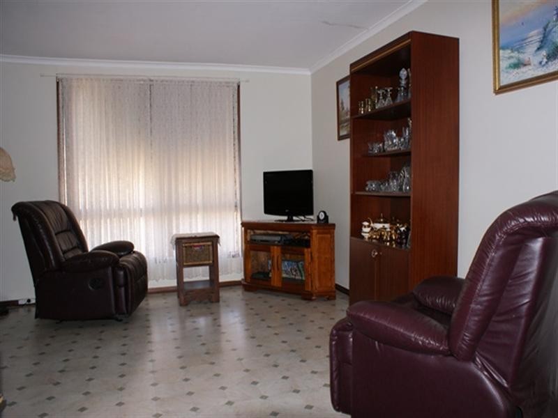 2 Howard Street, Three Springs WA 6519