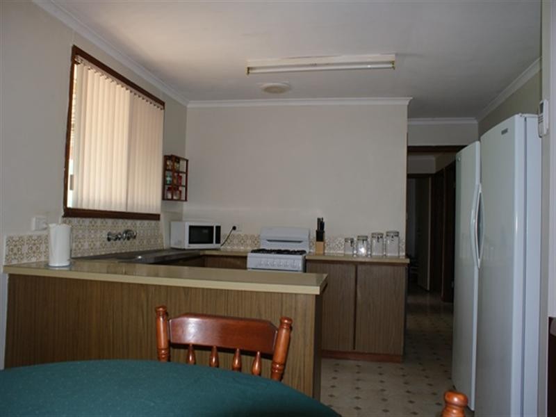 2 Howard Street, Three Springs WA 6519