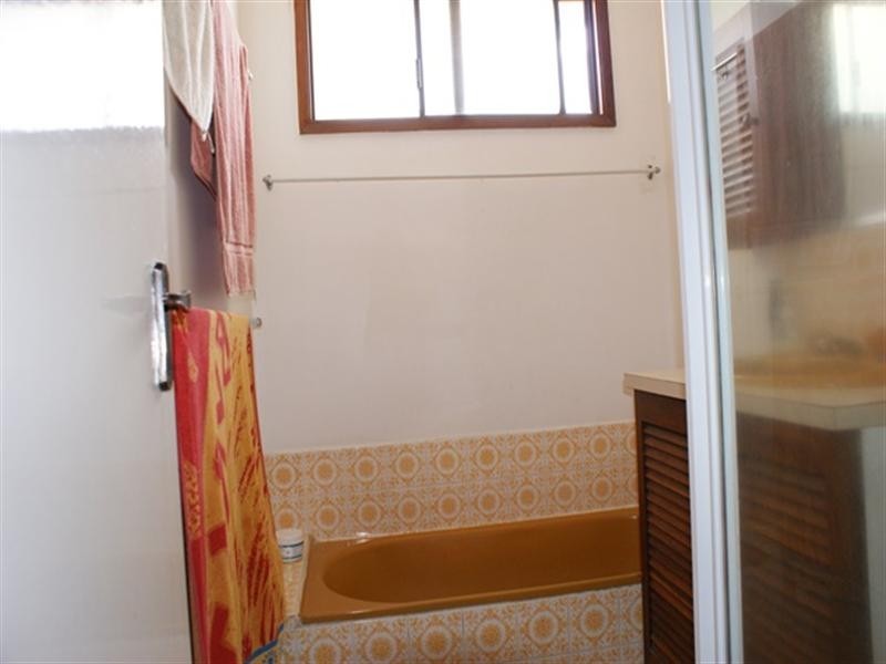 2 Howard Street, Three Springs WA 6519