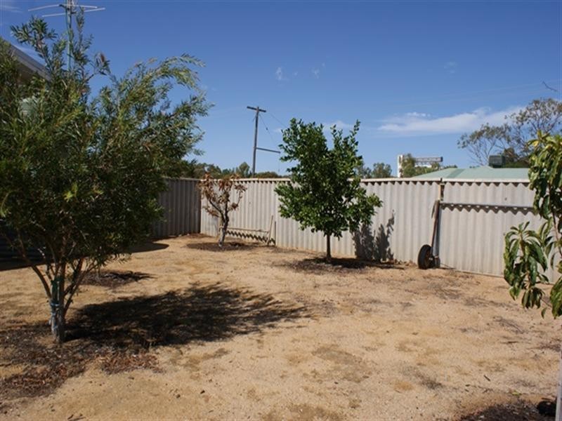 2 Howard Street, Three Springs WA 6519