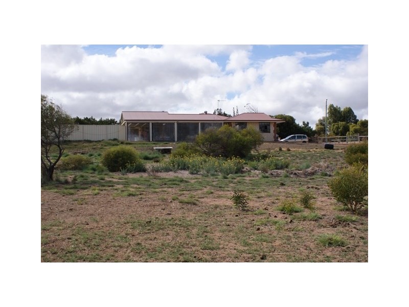 6 Sloper Vale, Dongara WA 6525