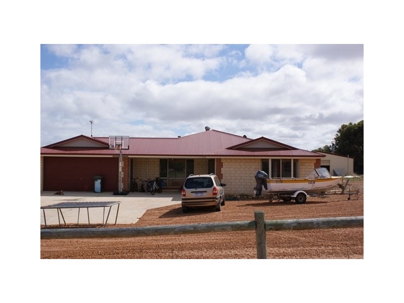 6 Sloper Vale, Dongara WA 6525