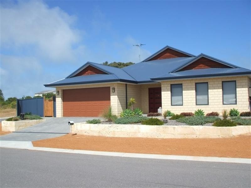 16 Mason Crescent, Port Denison WA 6525