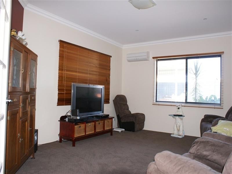 16 Mason Crescent, Port Denison WA 6525