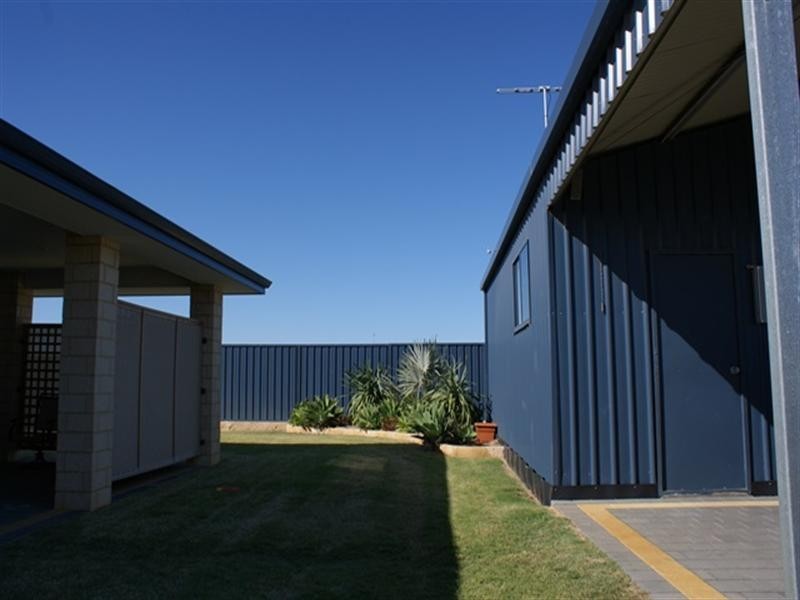 16 Mason Crescent, Port Denison WA 6525