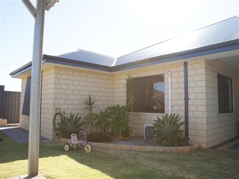 16 Mason Crescent, Port Denison WA 6525