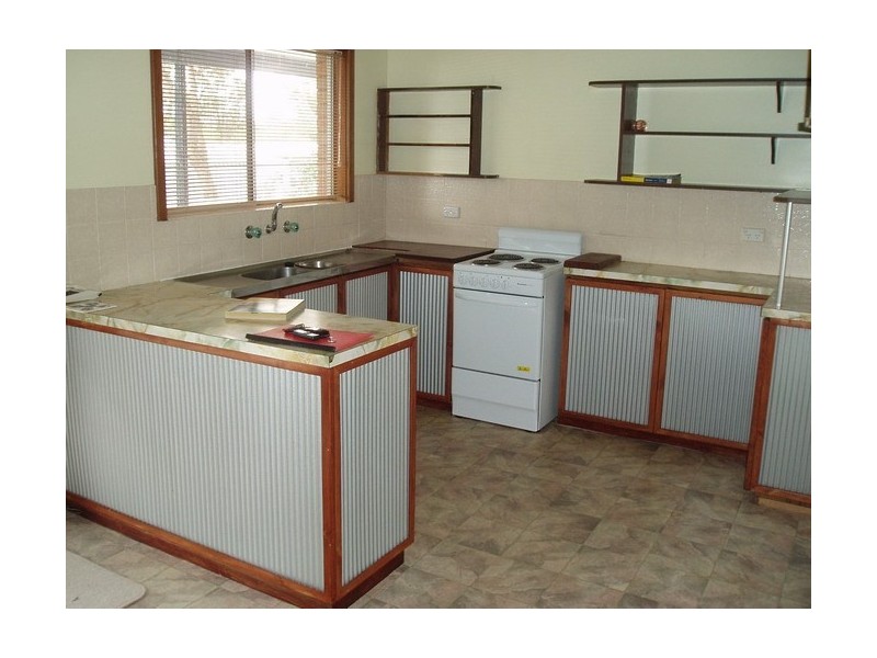 18 Armstrong Street, Dongara WA 6525