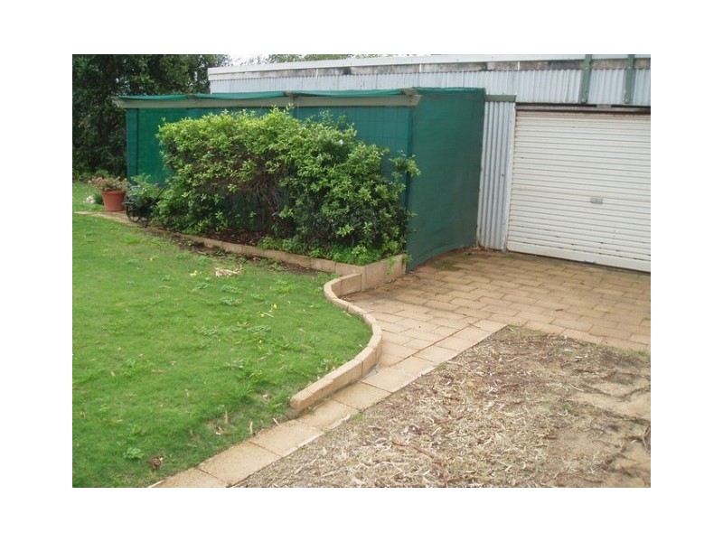 18 Armstrong Street, Dongara WA 6525