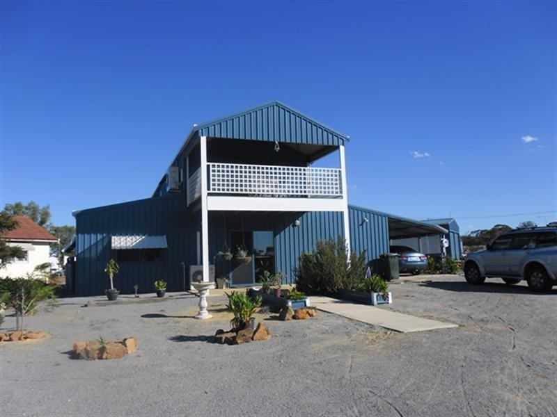 3 Railway Avenue, Carnamah WA 6517