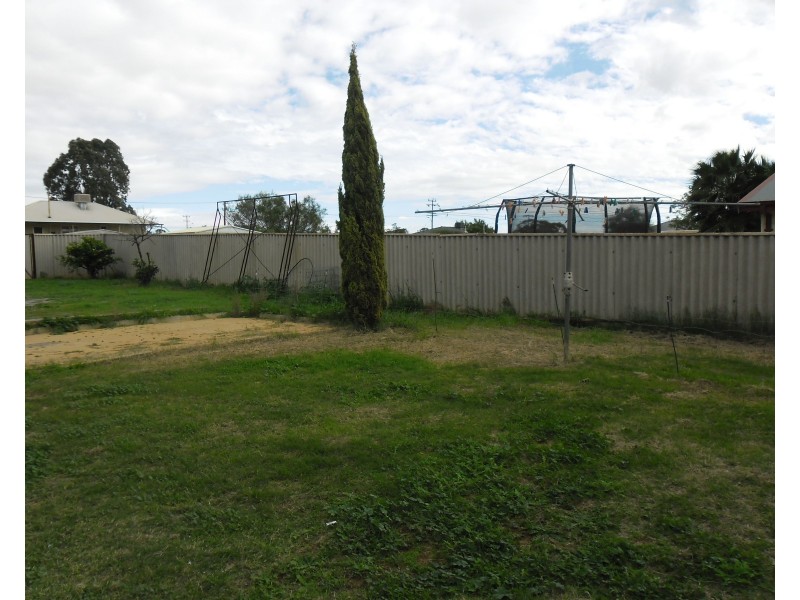 7 Railway Avenue, Carnamah WA 6517