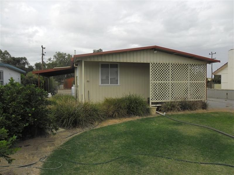 5 Newman Street, Carnamah WA 6517