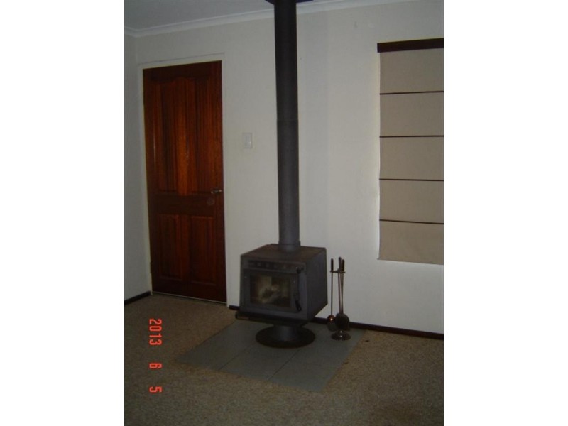 4 Watson Place, Dongara WA 6525