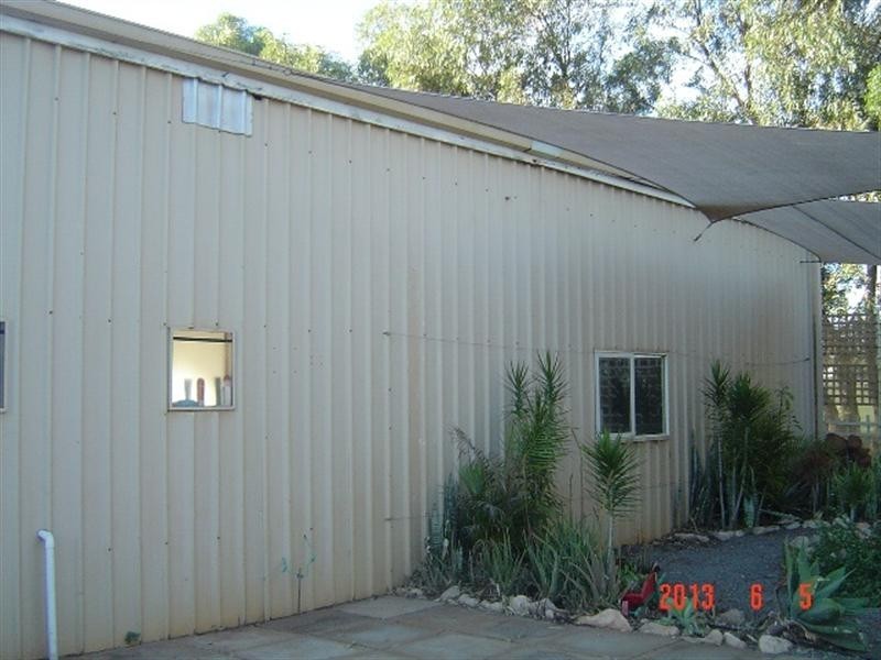 4 Watson Place, Dongara WA 6525