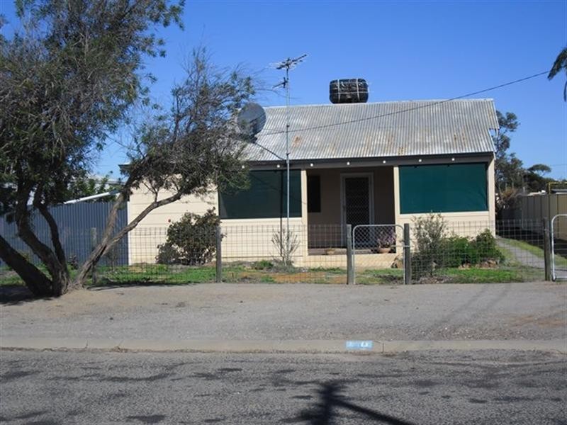 10 Robertson Street, Carnamah WA 6517