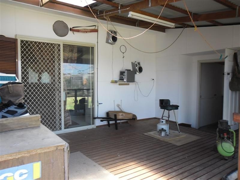 10 Robertson Street, Carnamah WA 6517