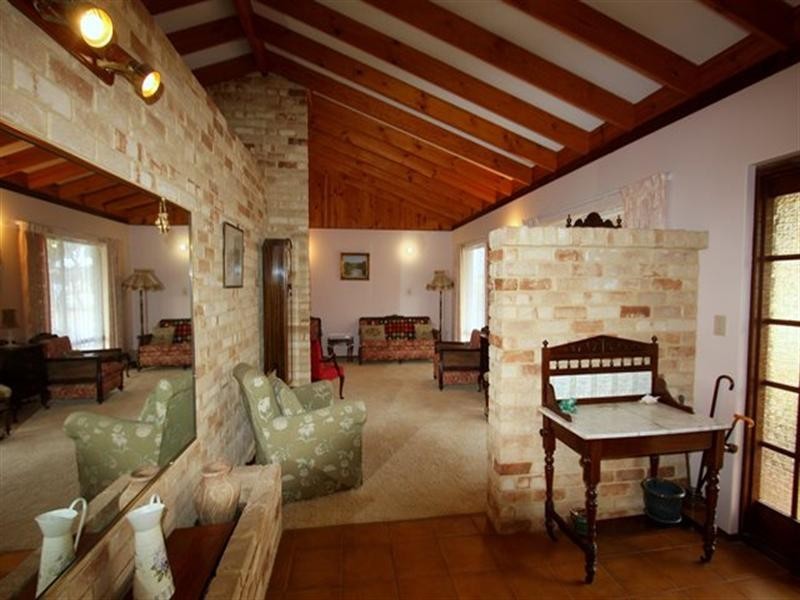 6 Delmage Street, Dongara WA 6525